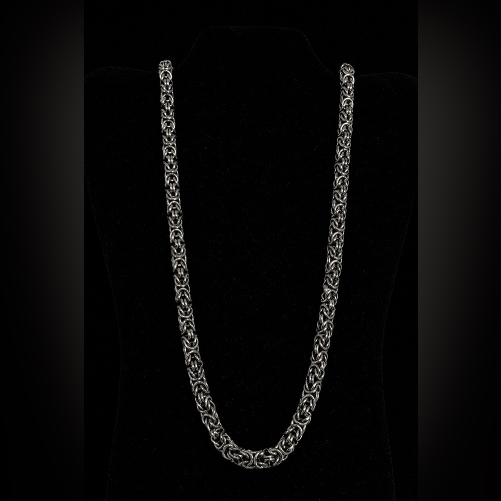 Elegant Silver Women's Necklace